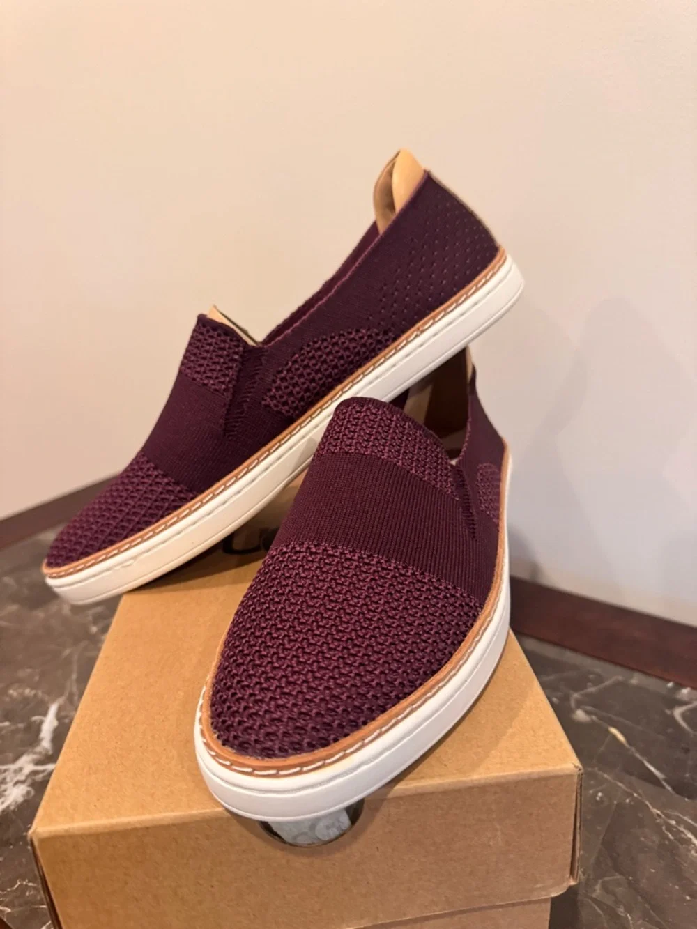 UGG W Sammy Slip-On Flats in Port (Dark Burgundy) - Picture 3 of 6